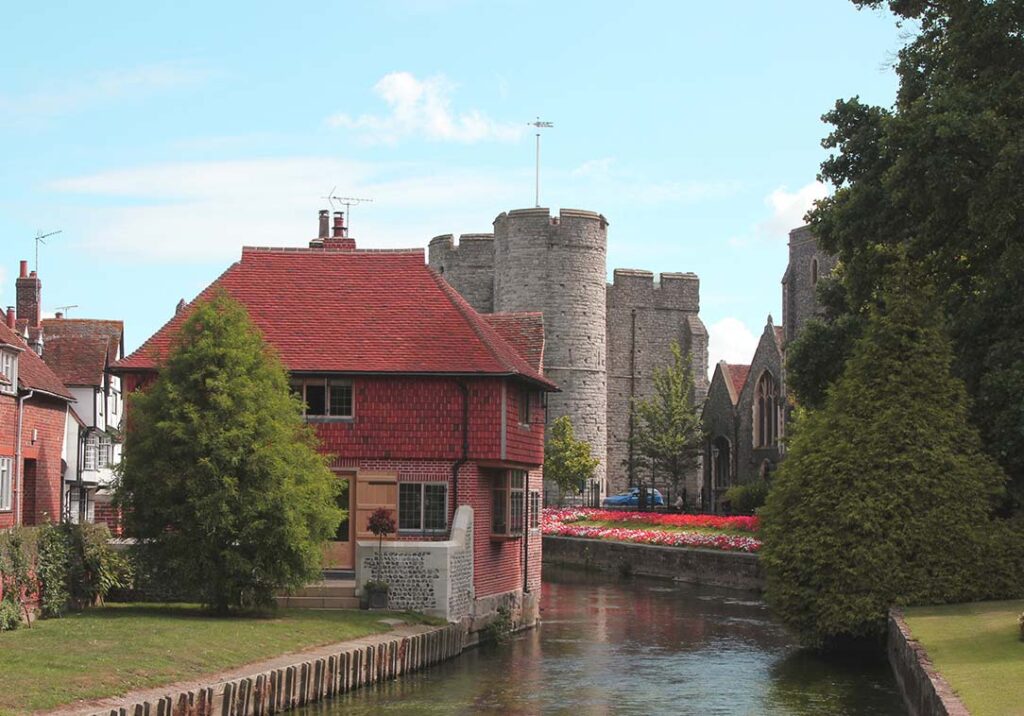 Moving to Canterbury? Here’s What You Need to Know in 2025